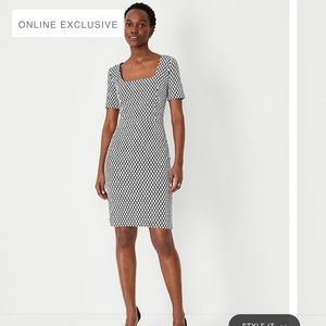 NWT Ann Taylor Ottoman Scoop Neck Sheath Dreas